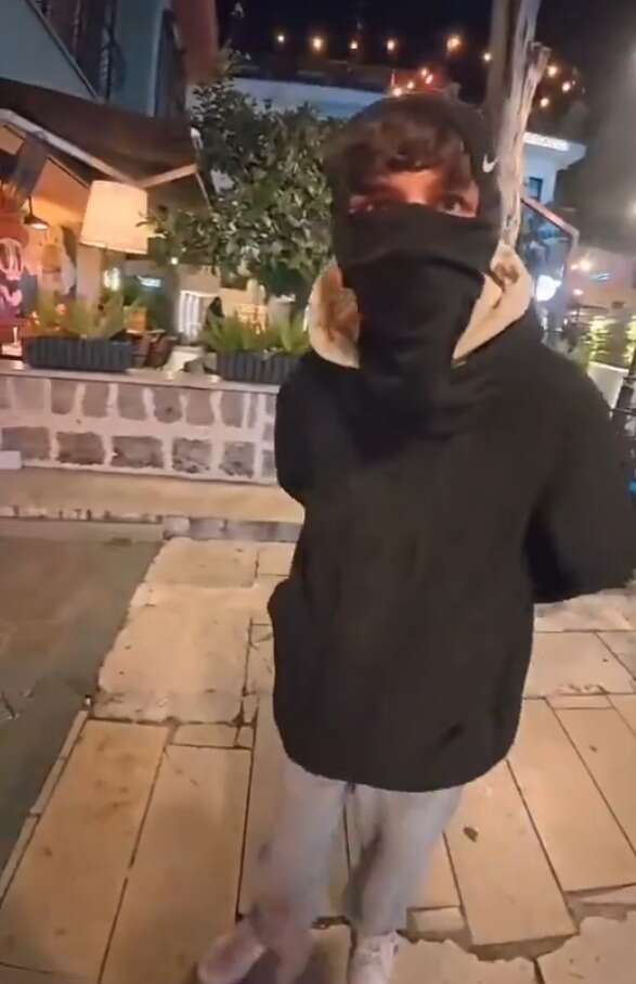 antalya-kaleicinde-maskeli-genc-dehseti-23