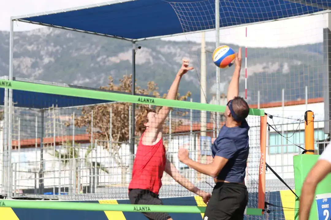 alanya-plaj-voleybolu-halk-sampiyonasi-basladi-29-takim-katiliyor