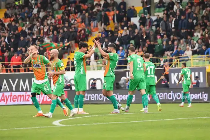 alanyaspor-fenerbahce-maci-saat-kacta-hangi-kanalda-muhtemel-11ler