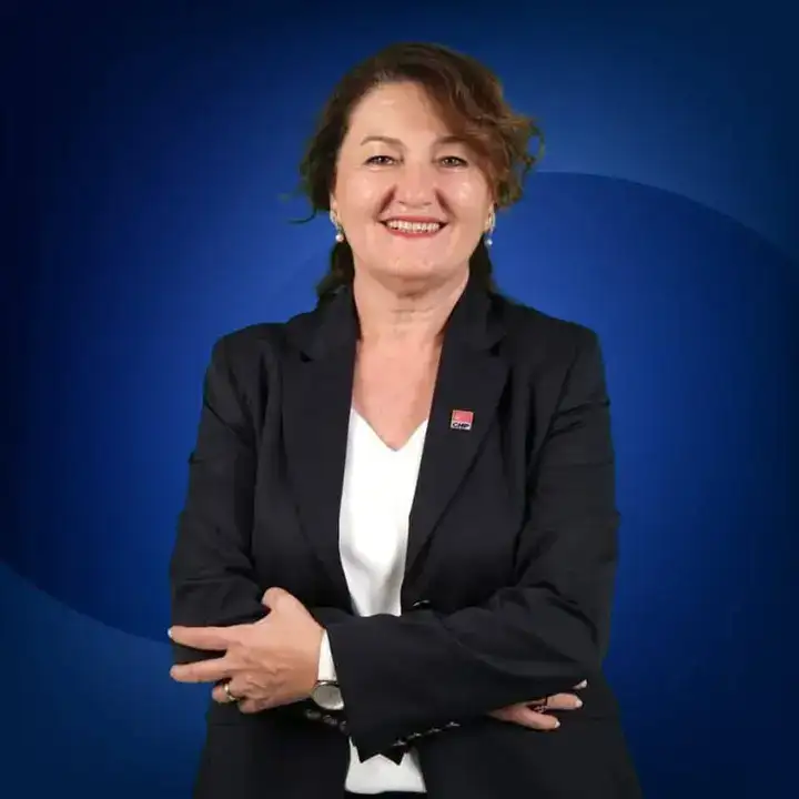 chpde-antalya-krizi-gorevden-alinan-necla-inci-bayraka-destek-veren-myk-uyesi-istifa-etti-necla-inci-bayrak