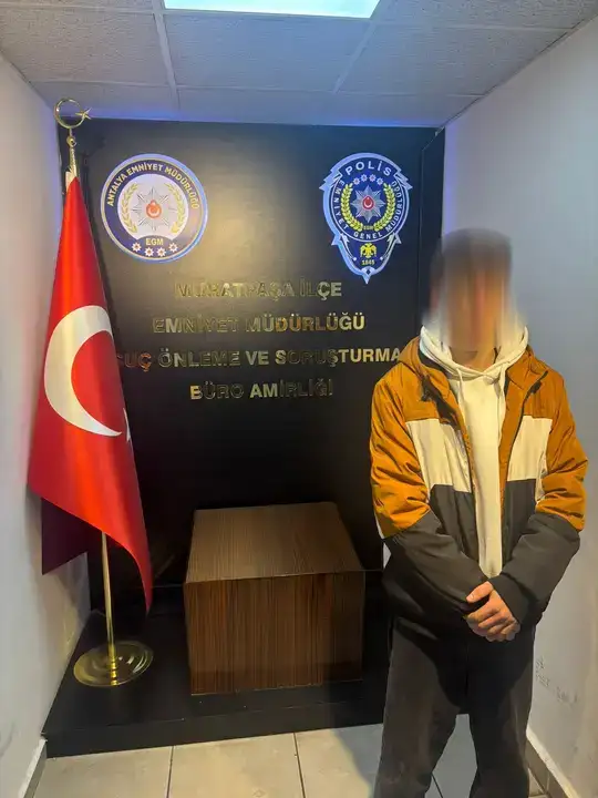 kaleicinde-bisiklet-suren-cocuga-maskeli-tehditte-flas-gelisme