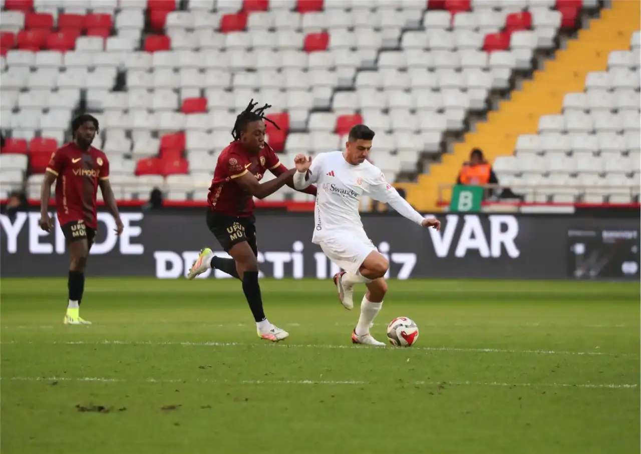 kasimpasa-antalyaspor-maci-saat-kacta-hangi-kanalda-muhtemel-11ler