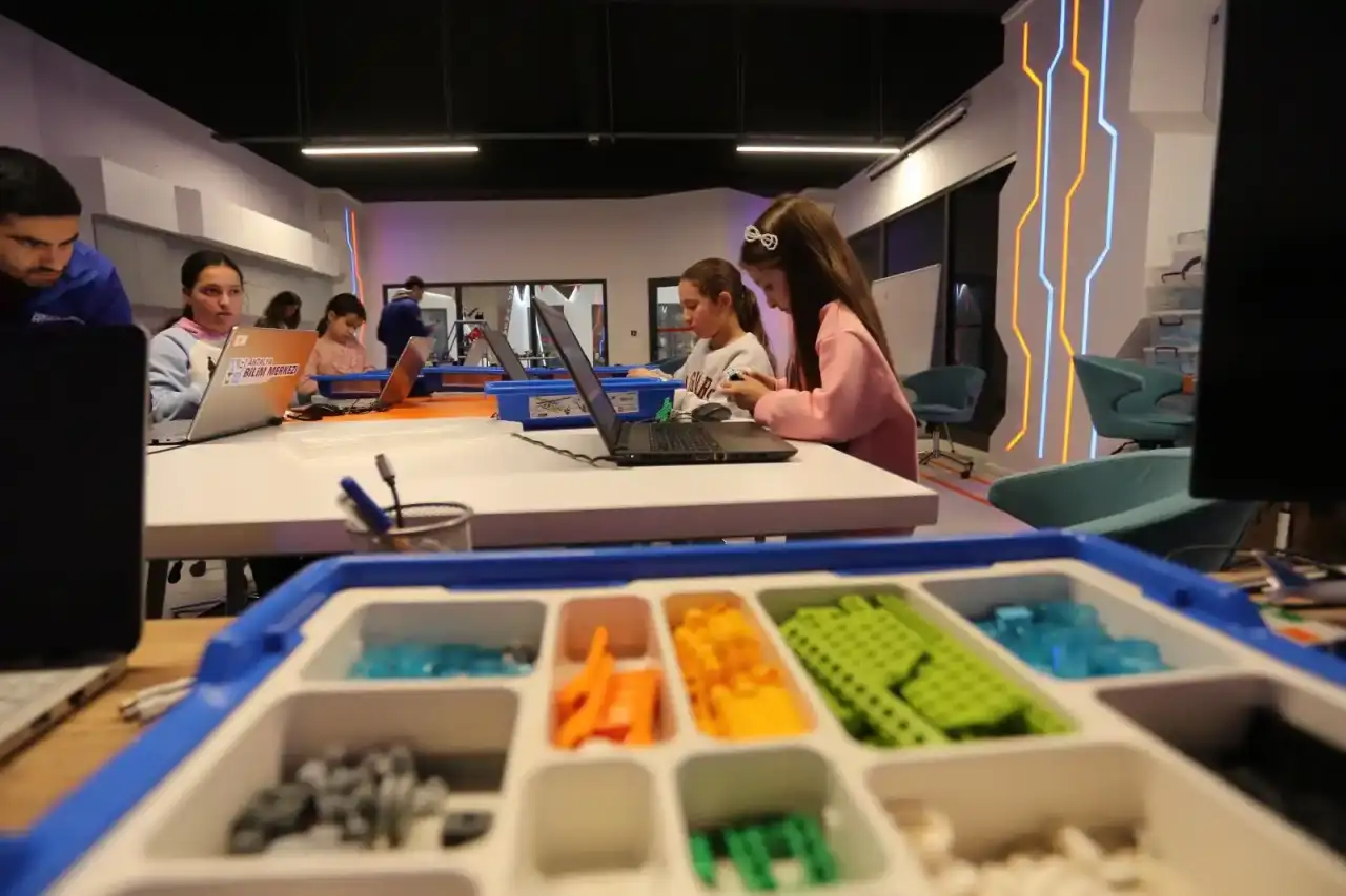 kepezde-karne-sevinci-bilimle-bulustu