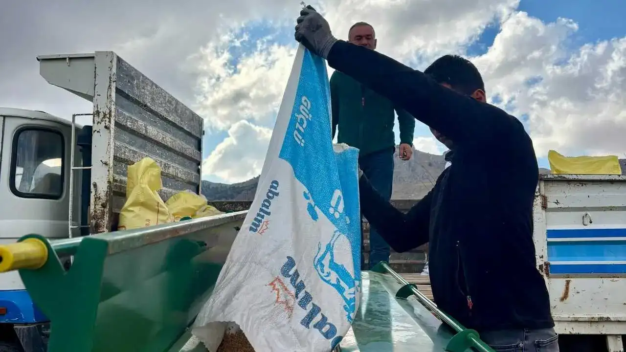 akdenizgercekkorkutelinde-topragin-2