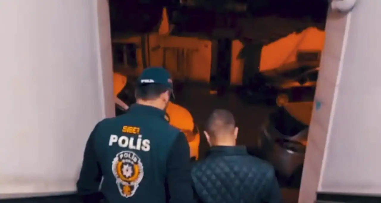 antalya-dahil-37-ilde-yasa-disi-bahis-ve-cocuk-mustehcenligi-operasyonu-279-supheli-yakalandi