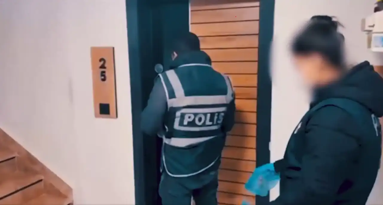 antalya-dahil-37-ilde-yasa-disi-bahis-ve-cocuk-mustehcenligi-operasyonu-279-supheli-yakalandi