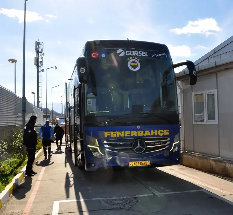 dun-ucusu-iptal-olan-fenerbahce-antalyadan-ayrildi