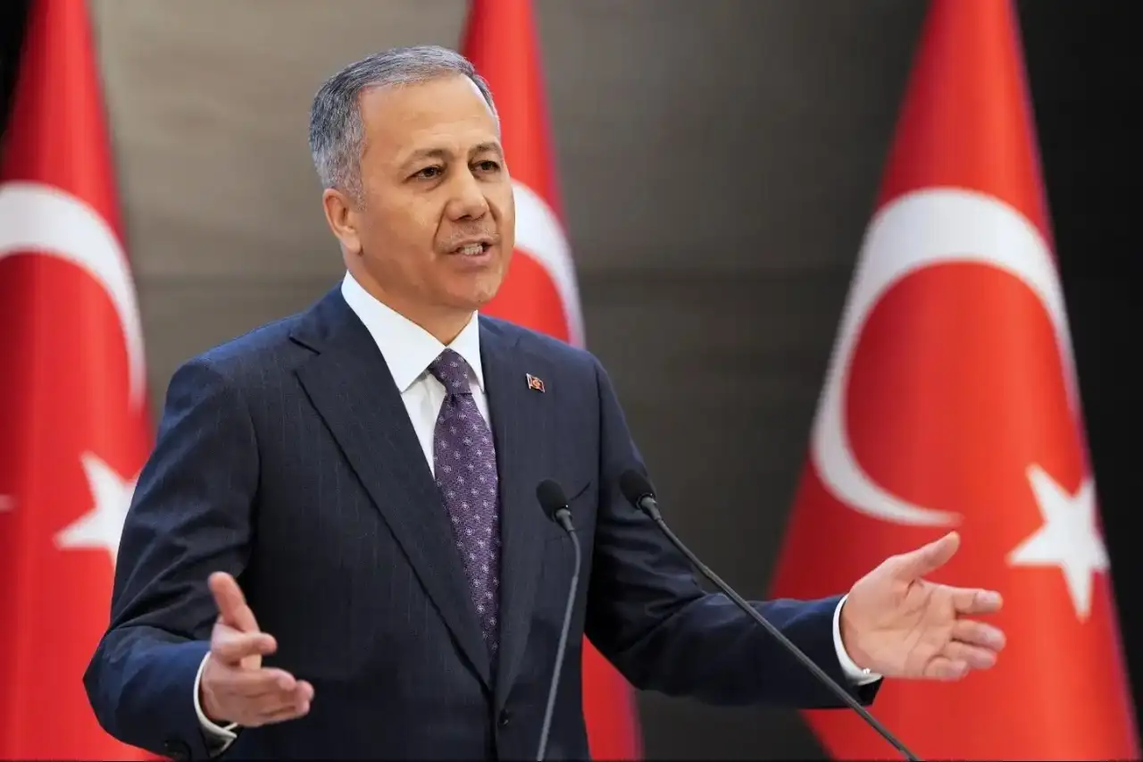 izmir-merkezli-dev-uyusturucu-operasyonu-14-ilde-641-gozalti