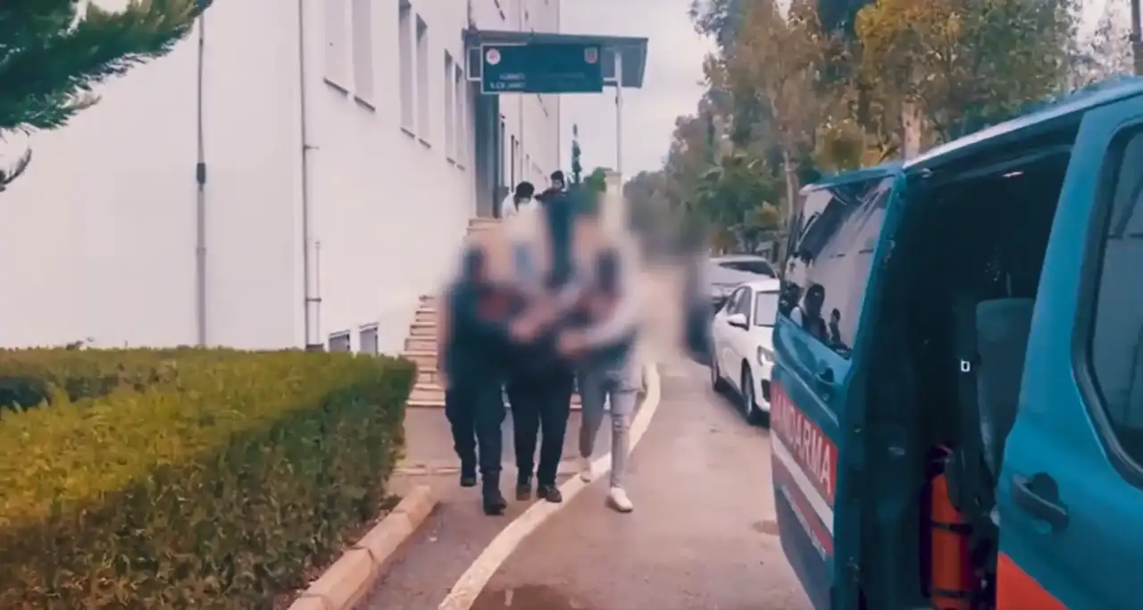 antalya-dahil-9-ilde-organize-suc-orgutlerine-operasyon-7-milyar-tllik-para-trafigi-ortaya-cikti