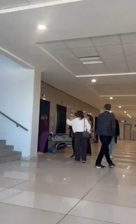 antalyada-hastane-hasta-yakini-ve-personel-arasinda-asansor-tartismasi