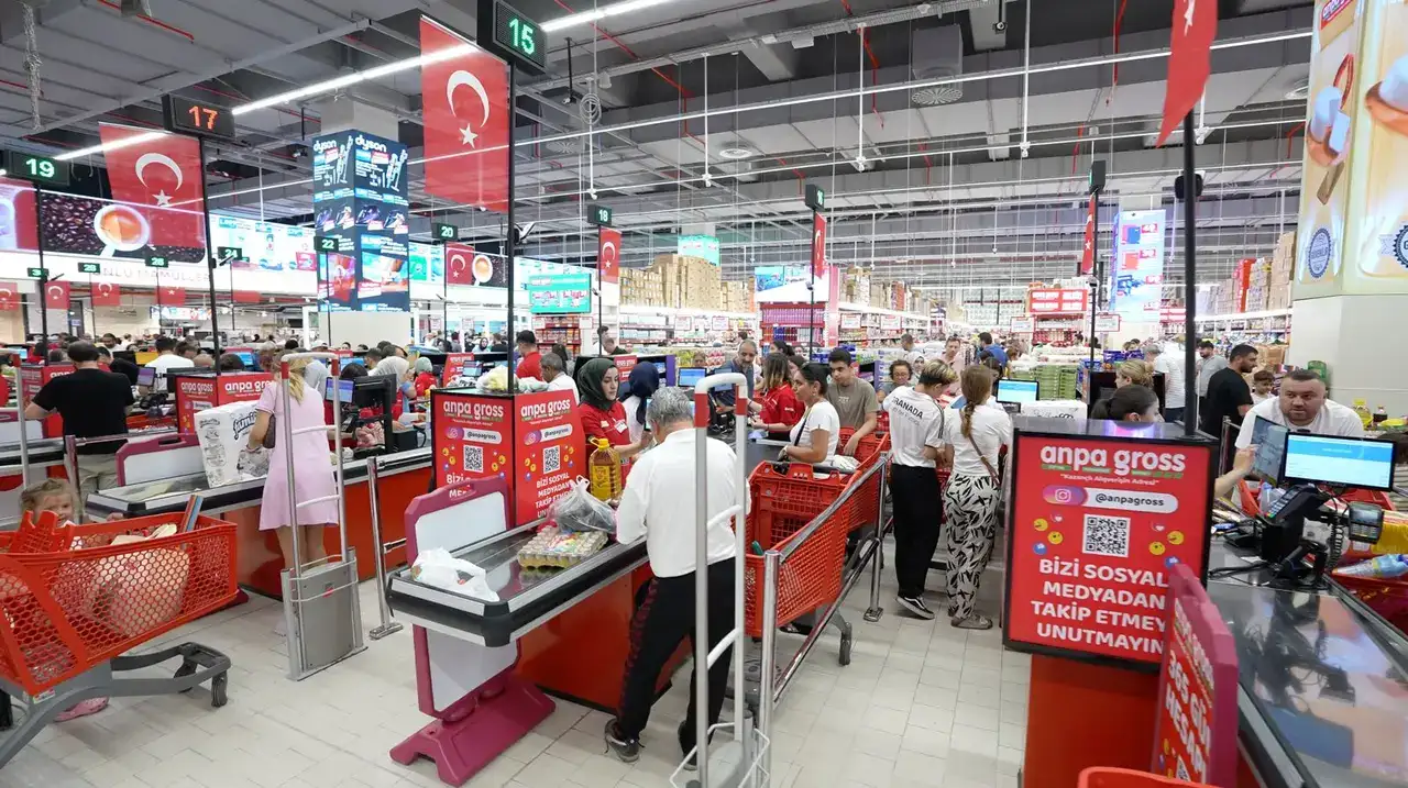 antalyada-perakende-dengesi-degisiyor-akdenizin-en-buyuk-magazasi-aciliyor