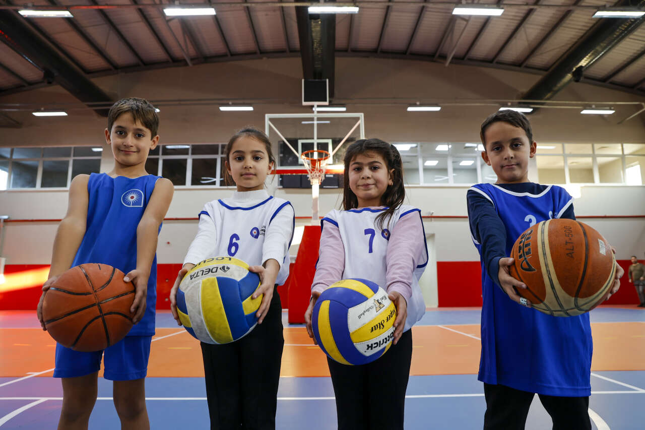 kasli-cocuklarin-bulusma-noktasi-spor-salonu