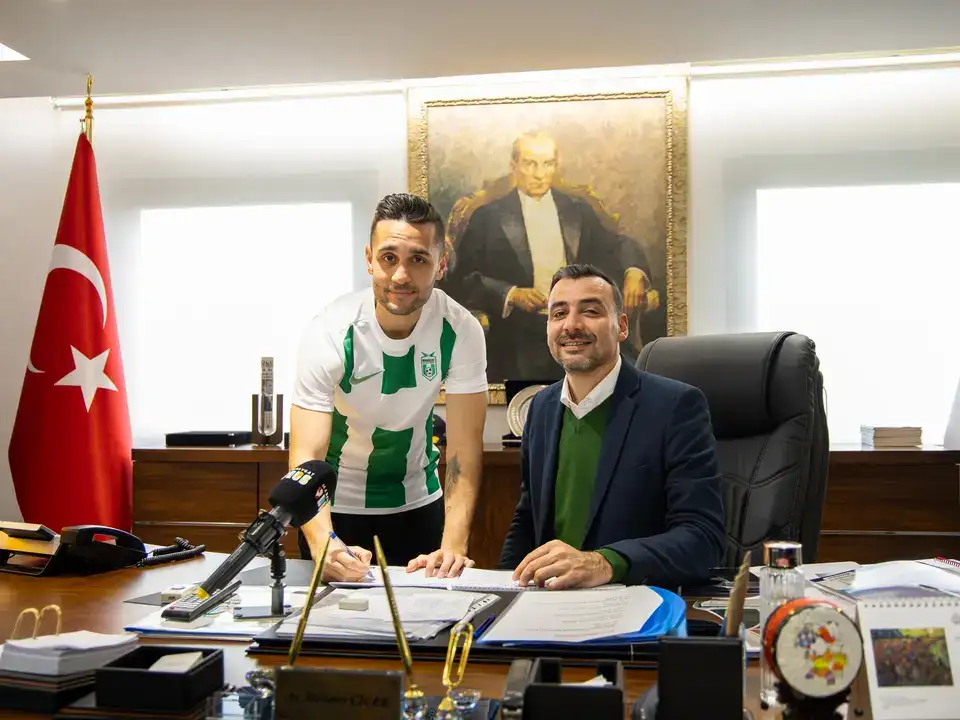 manavgat-belediyespora-yeni-transfer-golcu-ismi-kadrosuna-katti