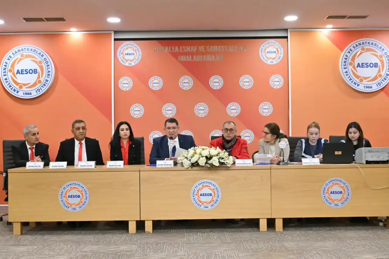 pansiyoncular-ve-reklamcilar-odasinda-baskan-sucu-guven-tazeledi