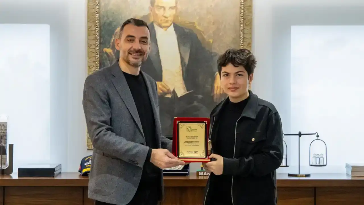 lgsde-manavgat-imzasi-dereceye-giren-ogrenciler-onurlandirildi