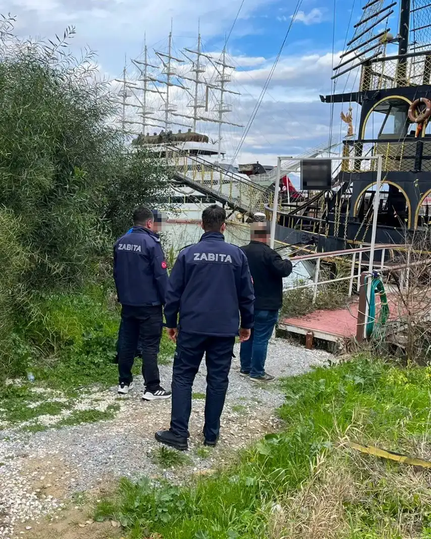 manavgat-irmaginda-belediye-tarafindan-kacak-yapilar-yikildi