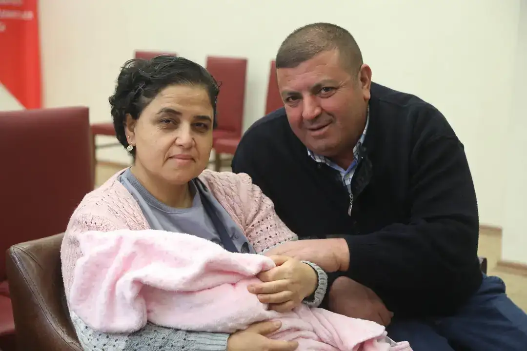 antalyada-koruyucu-aile-7-yil-sonra-ikinci-kez-anne-baba-oldu