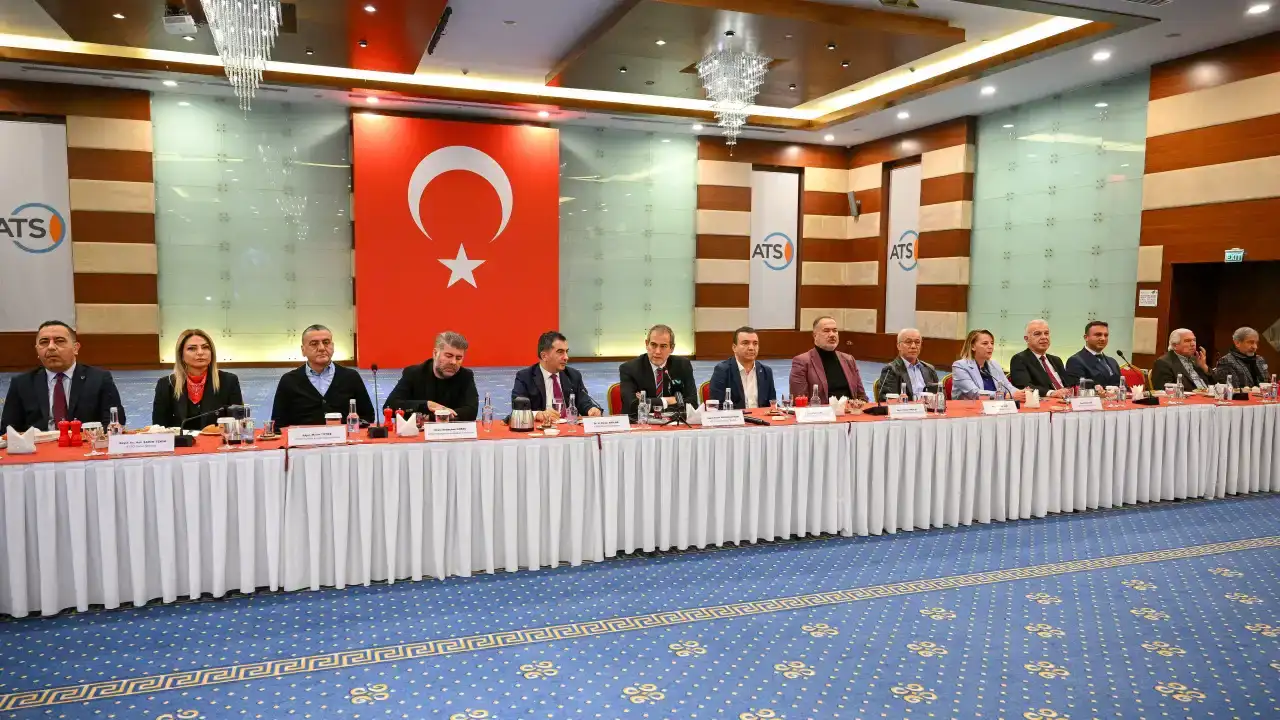 dunyadaki-gerilim-antalyaya-nasil-yansiyacak-atsoda-kritik-bulusma