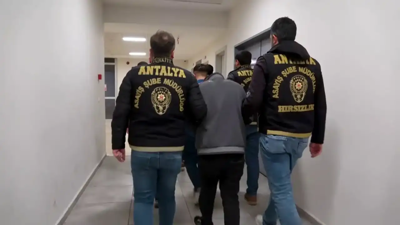 kepezde-ev-ve-is-yerlerinden-klima-caldilar-3-supheli-tutuklandi