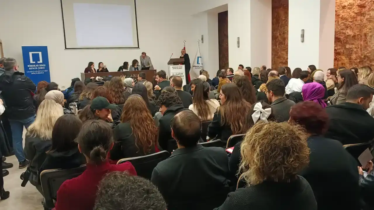 antalya-mimar-odasi-genel-kurulu-gerilimli-geciyor
