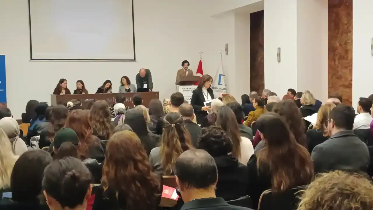 antalya-mimar-odasi-genel-kurulu-gerilimli-geciyor