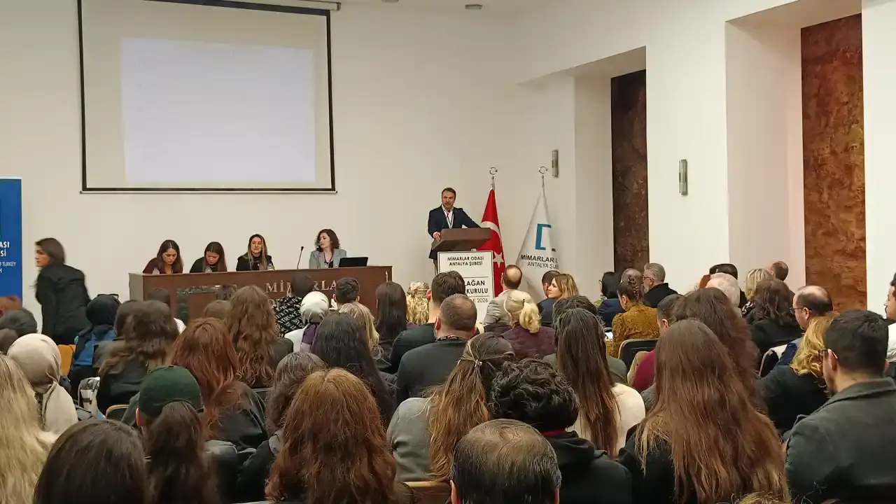 antalya-mimar-odasi-genel-kurulu-gerilimli-geciyor