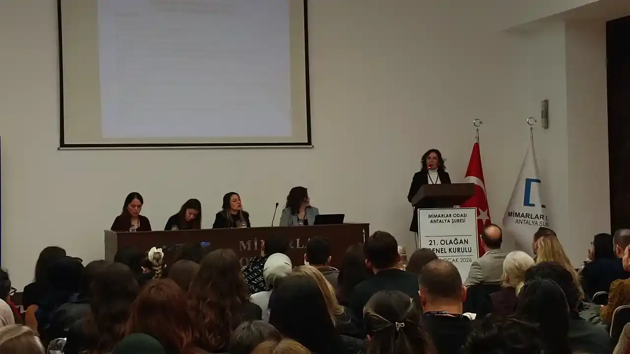 antalya-mimar-odasi-genel-kurulu-gerilimli-geciyor