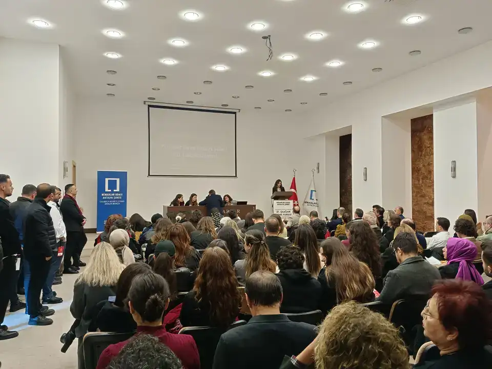 antalya-mimar-odasi-genel-kurulu-gerilimli-gecti