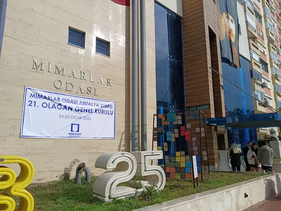 antalya-mimar-odasi-genel-kurulu-gerilimli-gecti