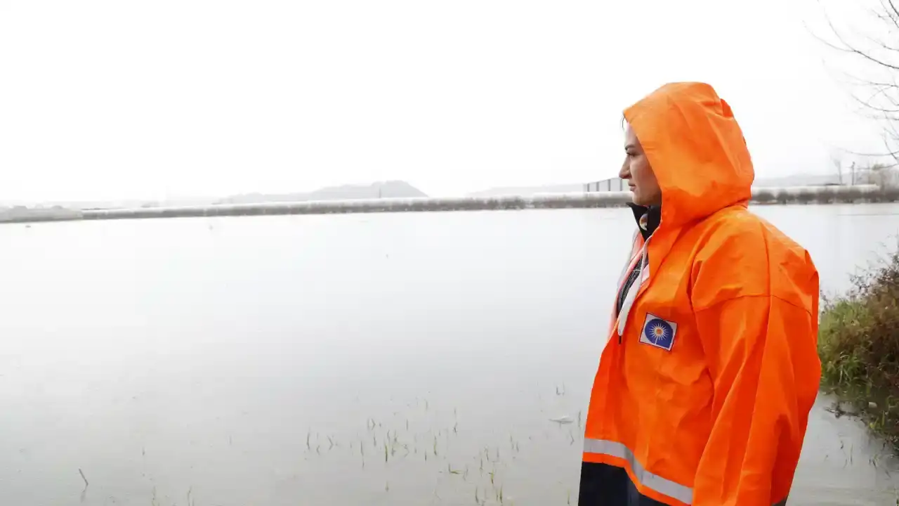 antalyada-metrekareye-200-kilogram-yagis-dustu-buyuksehir-teyakkuzda