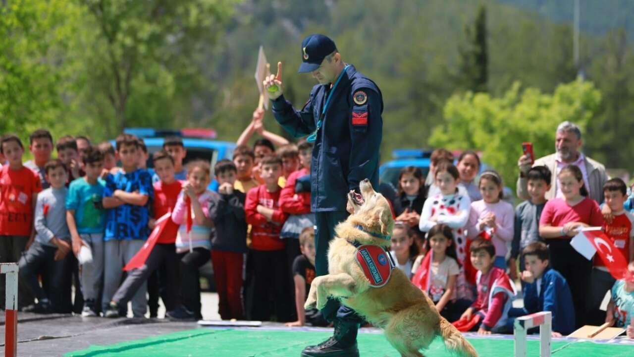 jak-kopeginden-hayata-dokunan-gorev