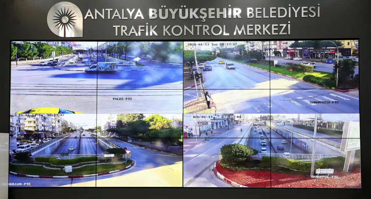 antalyada-trafige-akilli-dokunus