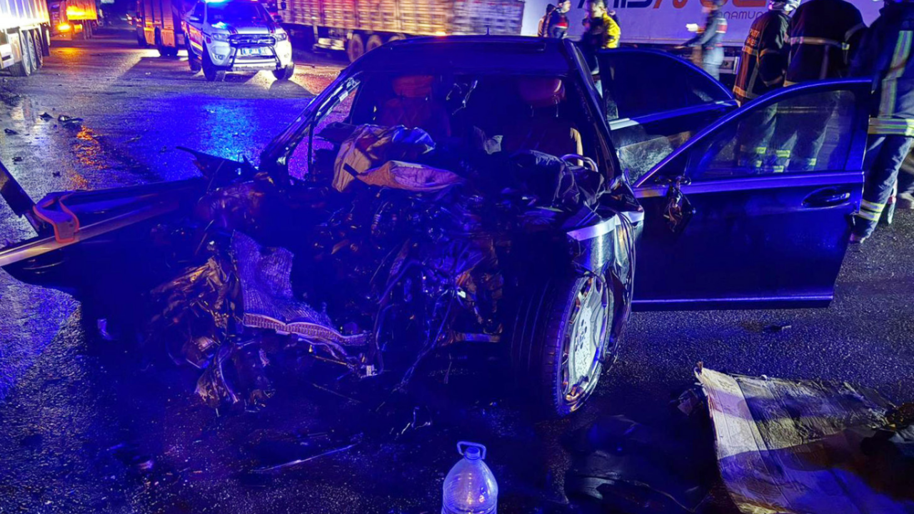 burdur-tunel-girisinde-feci-kaza-1-olu-7-yarali