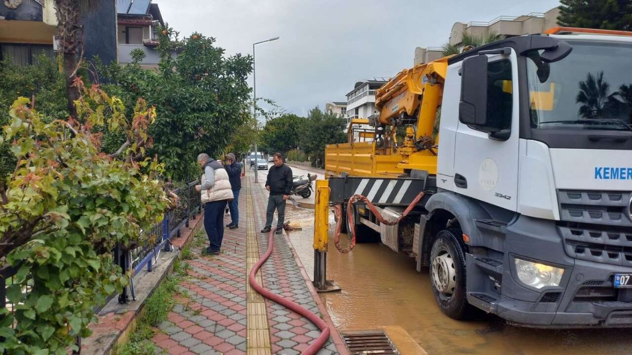 kemerde-yagmur-sonrasi-seferberlik