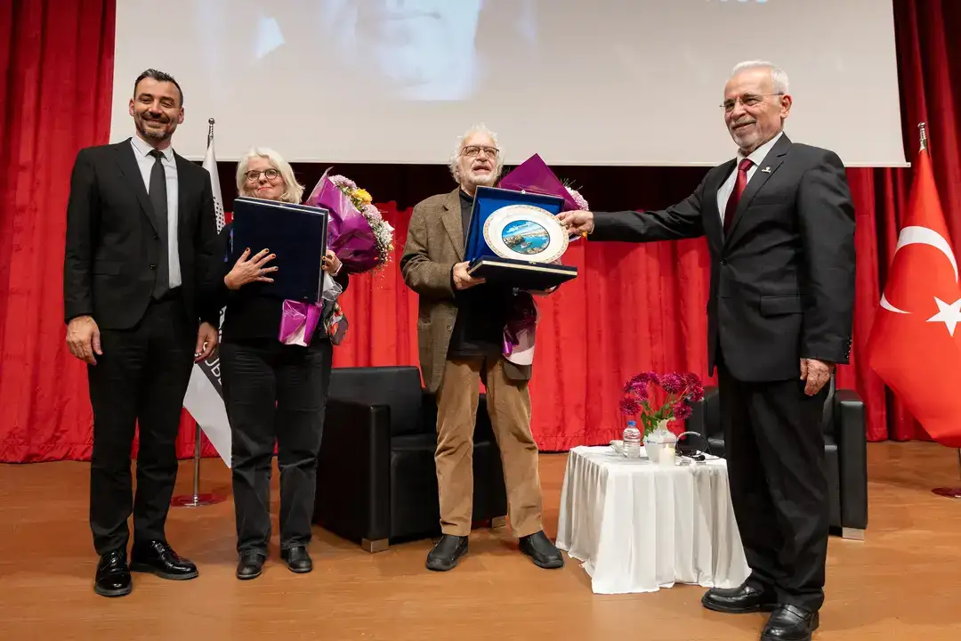 manavgatlilar-ugur-mumcuyu-edip-akbayram-sarkilariyla-andi