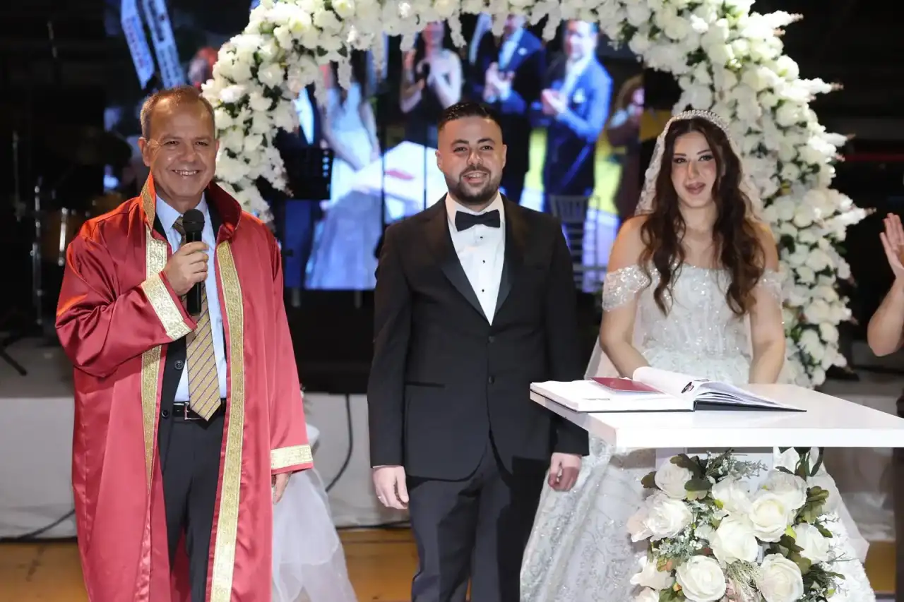 antalyada-gorkemli-dugun-siyaset-ve-is-dunyasi-bu-dugunde-bulustu