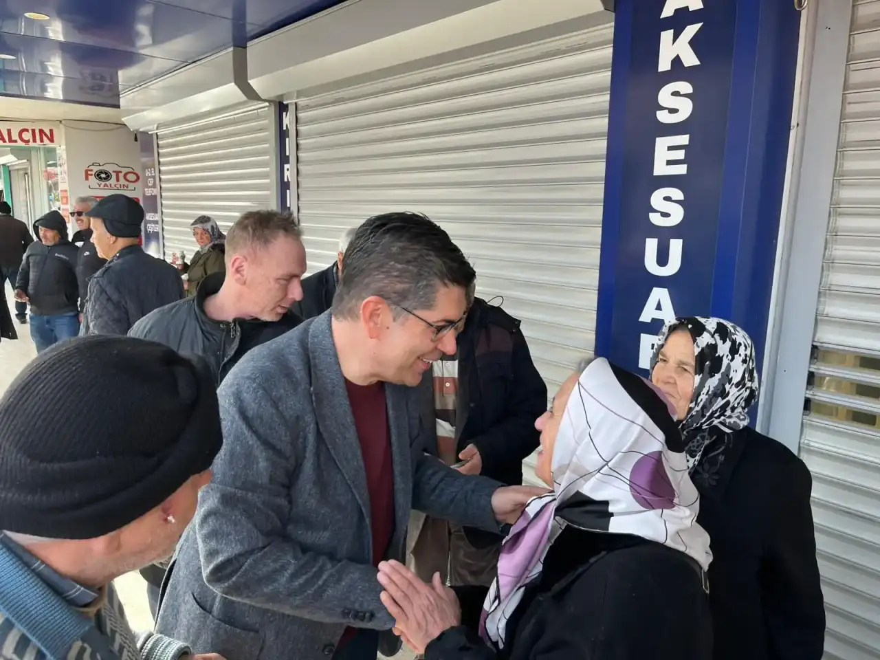 chp-isparta-milletvekili-halici-meydanlara-indi-emeklilerin-sorunlarini-dinledi