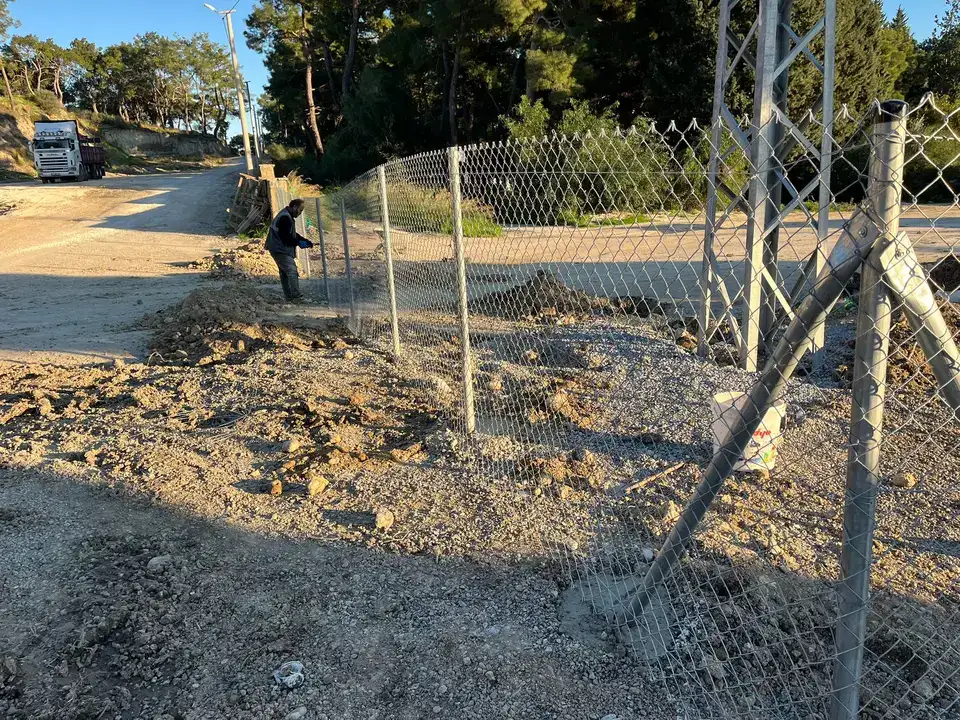 manavgatta-mezarliklar-yenileniyor-calismalar-3-mahallede-basladi