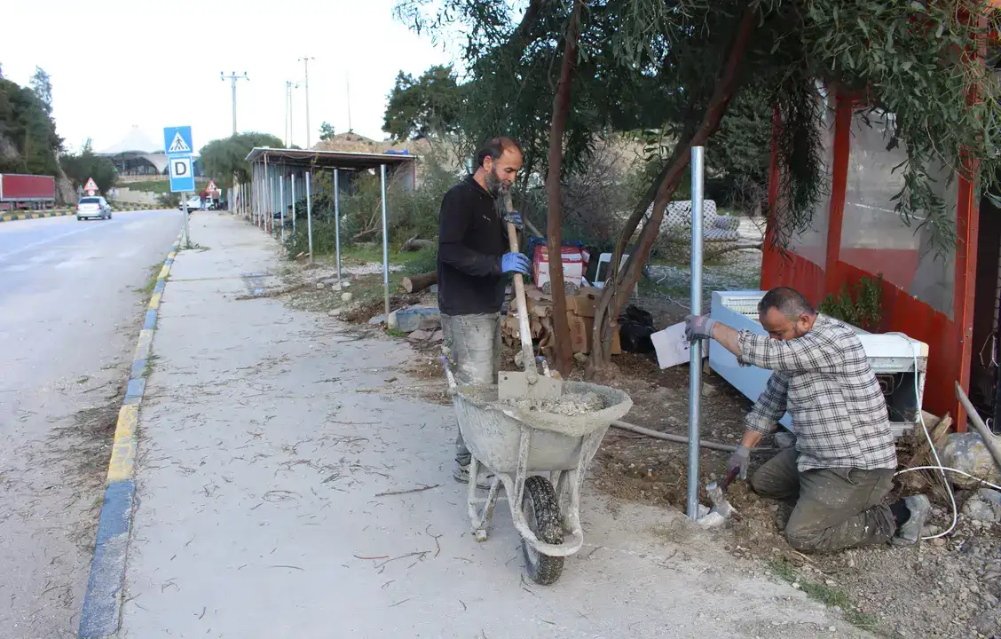 manavgatta-mezarliklar-yenileniyor-calismalar-3-mahallede-basladi