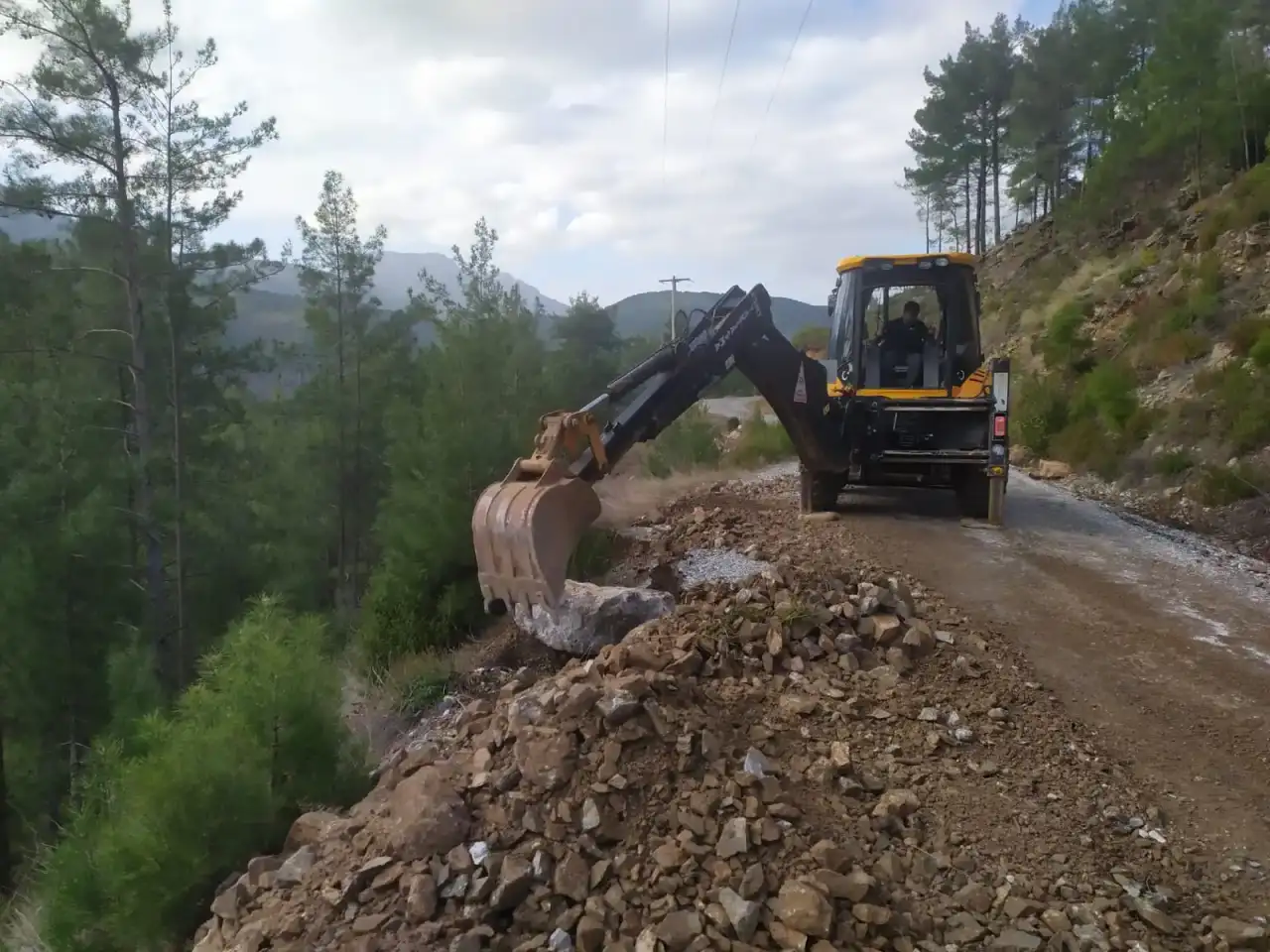 sari-kod-sonrasi-antalyada-alarm-ekipler-gece-gunduz-sahada