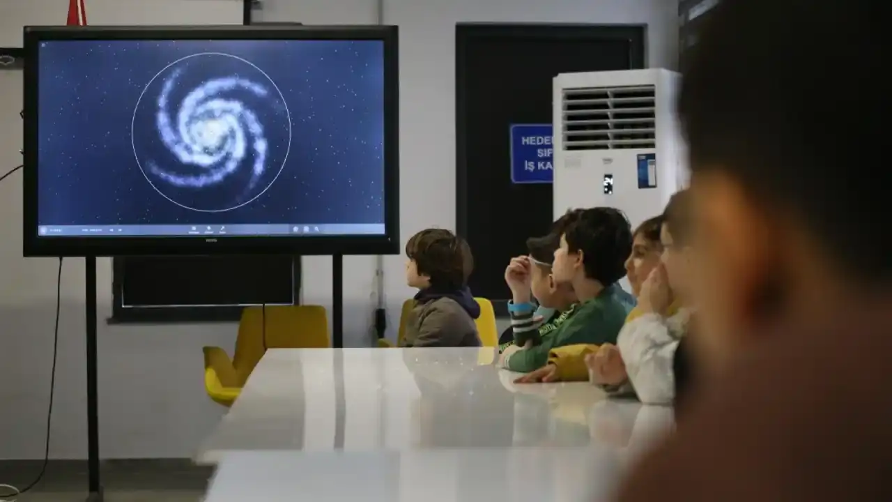 cocuklar-kepezde-laboratuvara-indi