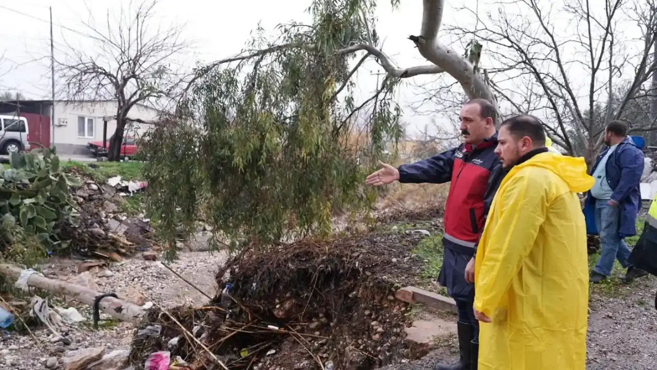 konyaaltinda-20-yilin-en-siddetli-yagisi