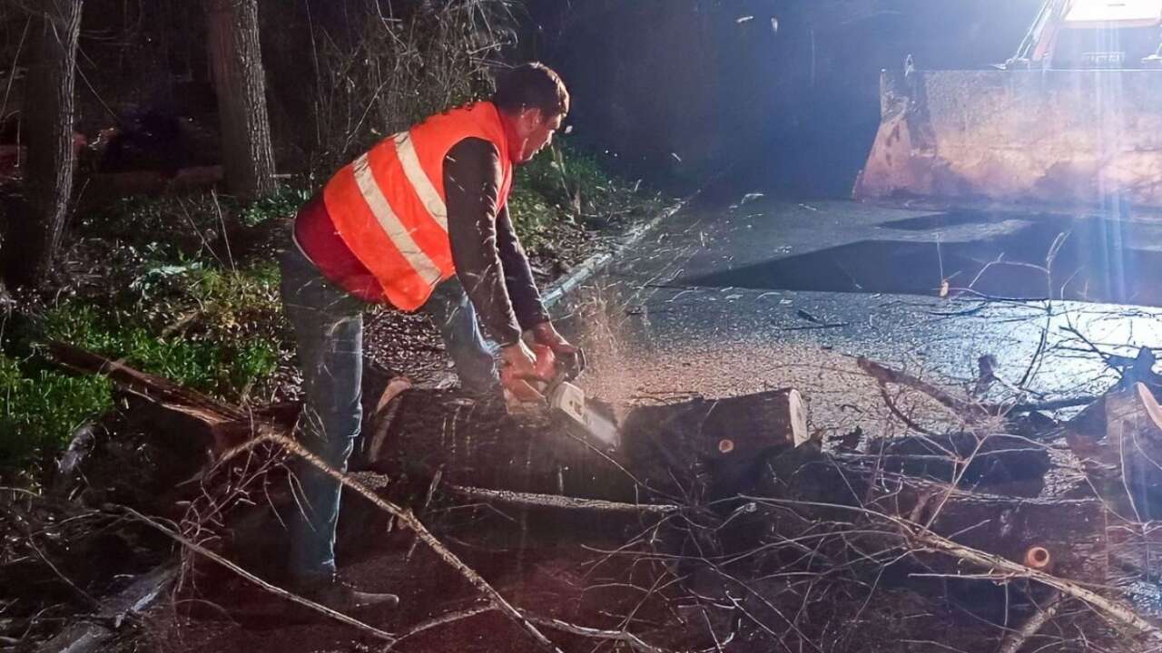 manavgatta-hortumun-izleri-siliniyor