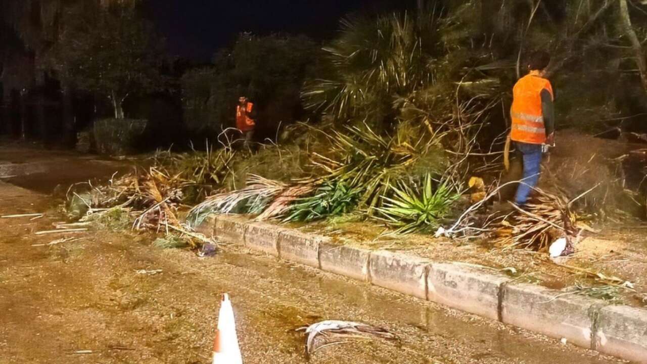 manavgatta-hortumun-izleri-siliniyor