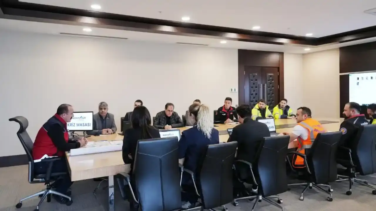 yillardir-gorulmeyen-bir-felaket-icin-konyaaltinda-kriz-masasi-2