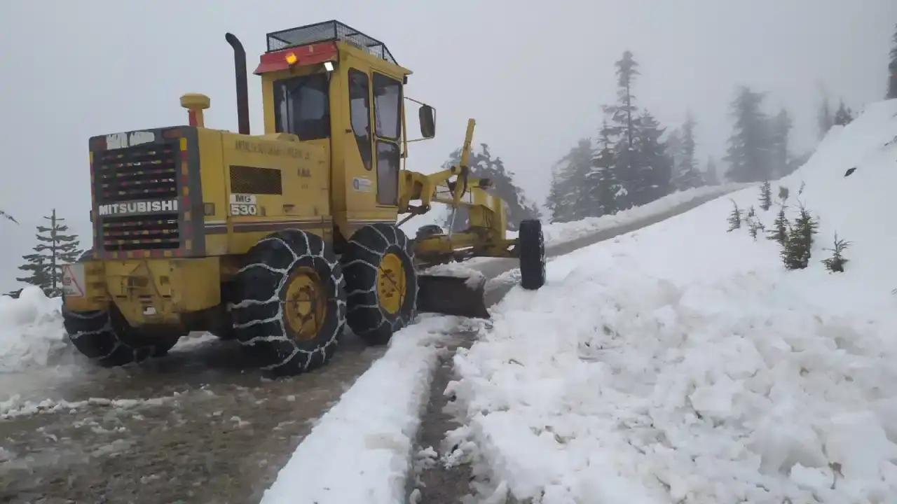 alanyada-ikili-alarm-bir-yanda-kar-diger-yanda-heyelan