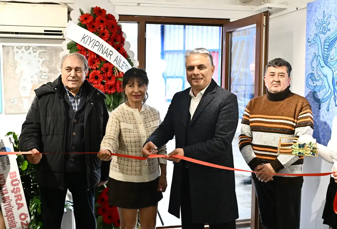 ansanda-sanat-soleni-renklerin-kokusu