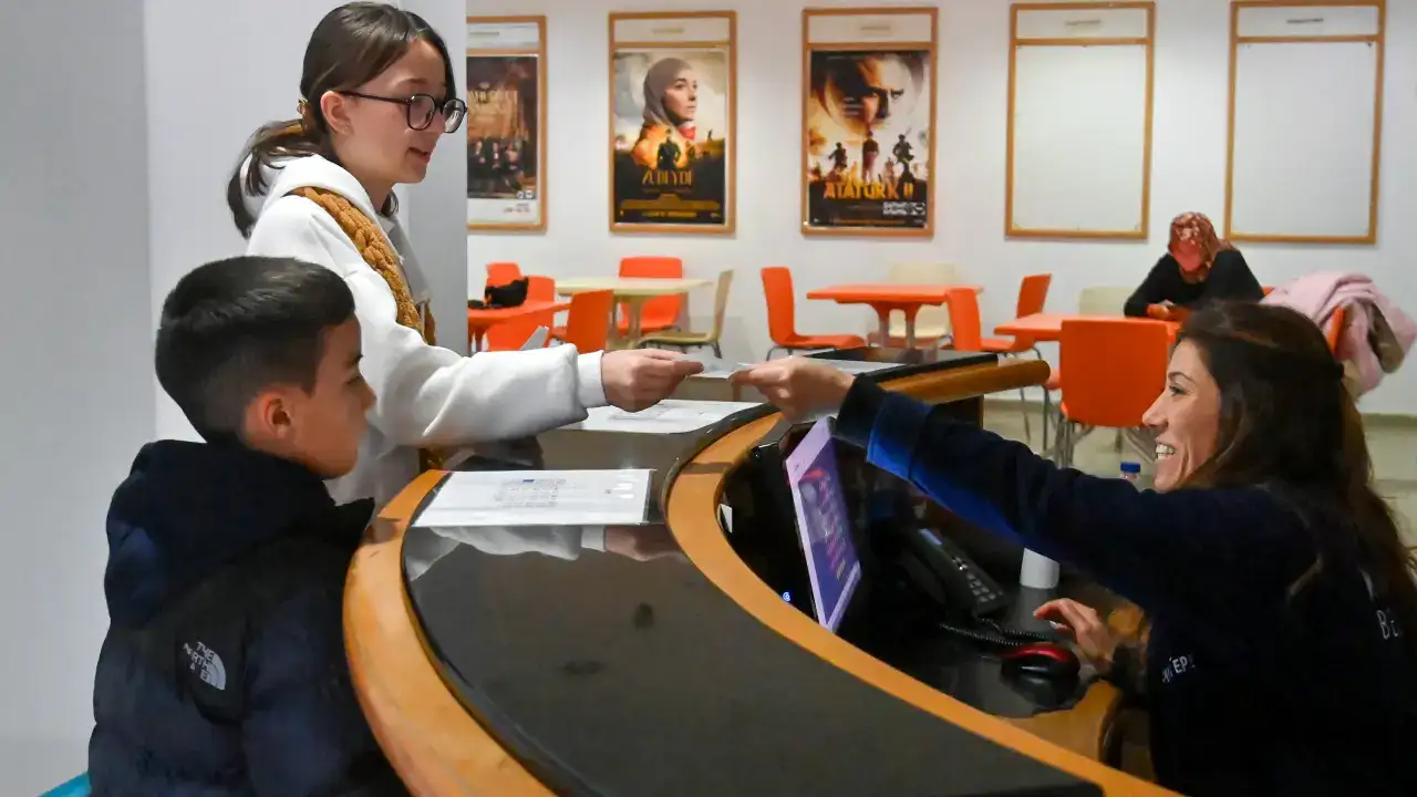 basarili-ogrenciler-kumlucada-sinema-keyfi-yasadi