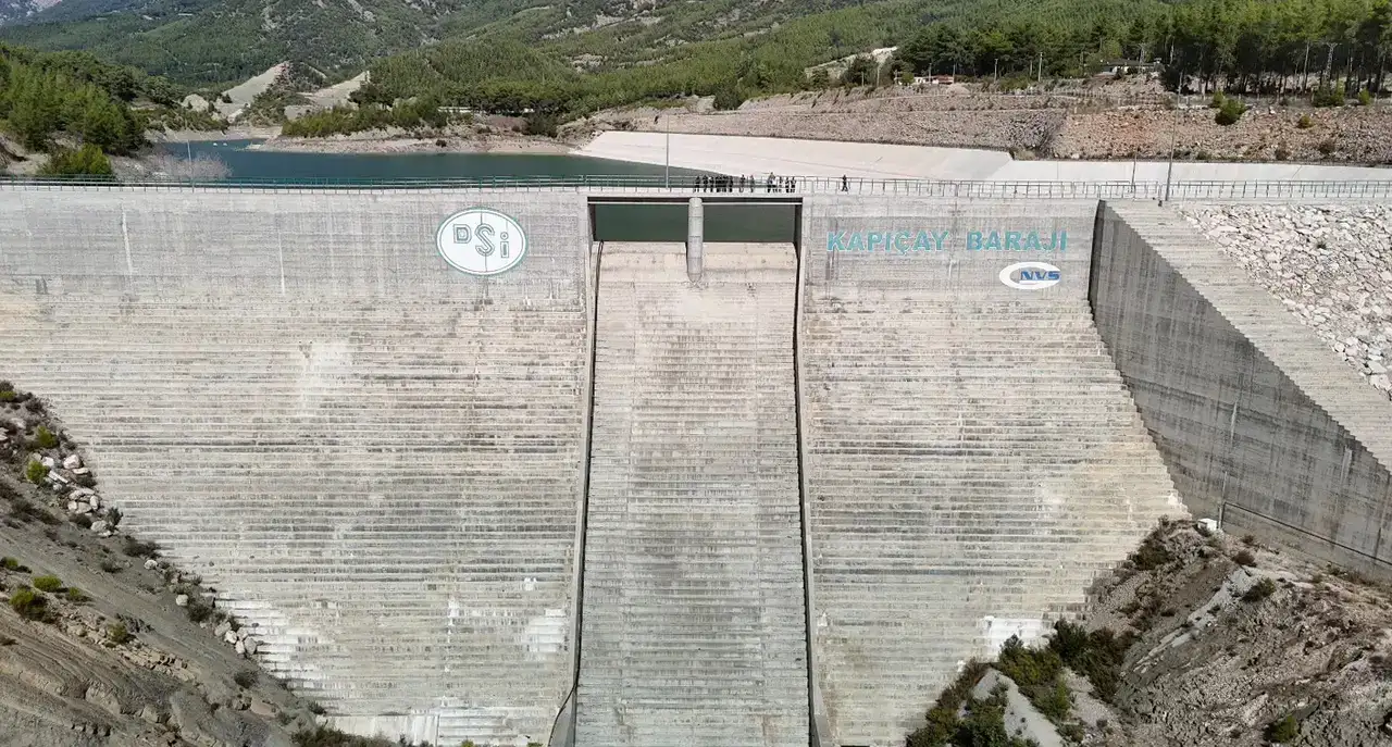 finike-kapicay-baraji-ilk-kez-yuzde-100-doldu-kapaklar-acildi