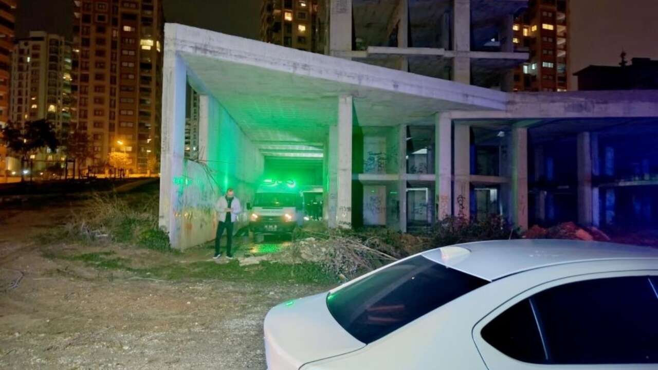 yagmur-sonrasi-metruk-binada-olum-sessizligi